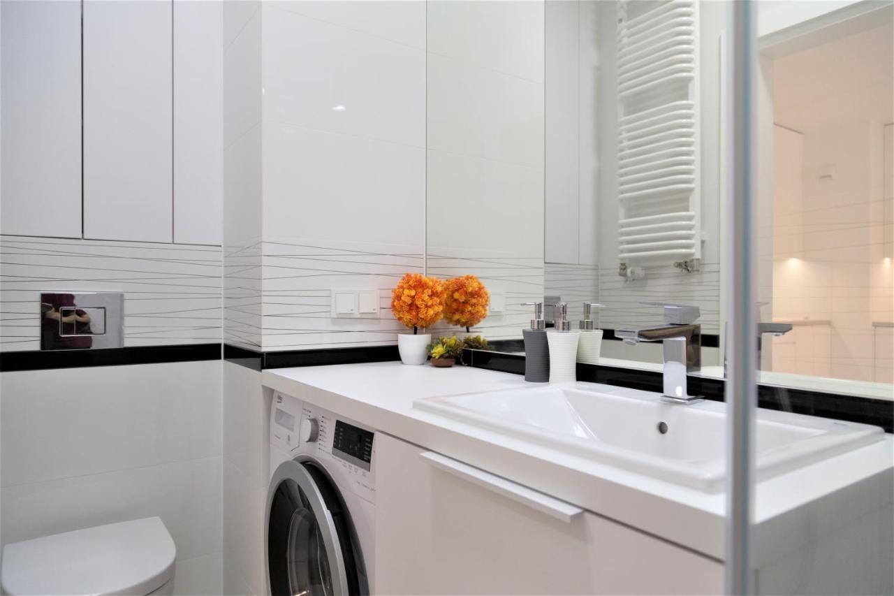 Exclusive 2Br! Apartment In Center +Netflix +Gym Varsovie Extérieur photo