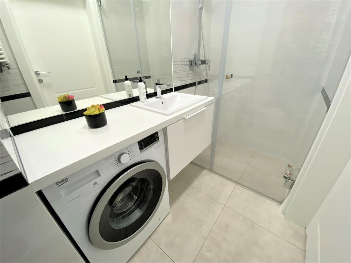 Exclusive 2Br! Apartment In Center +Netflix +Gym Varsovie Extérieur photo